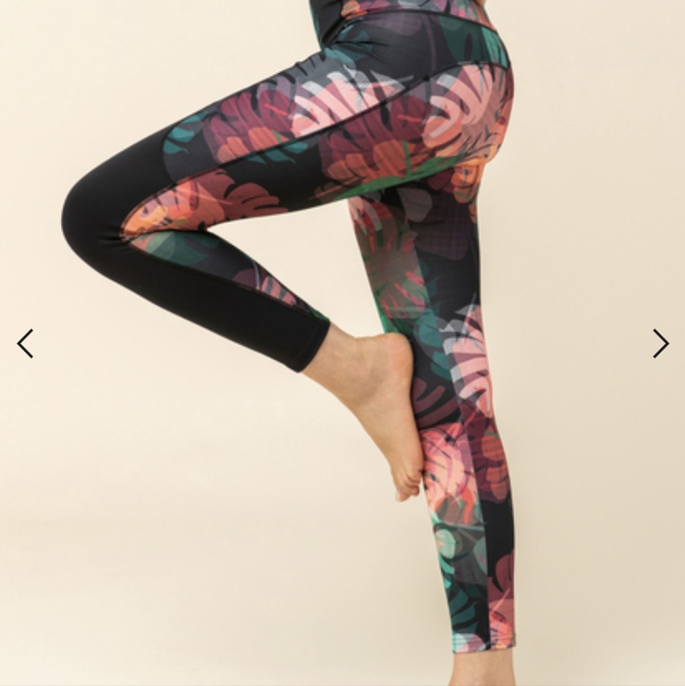 Back Of My Mind Workout Leggings-tropical camo